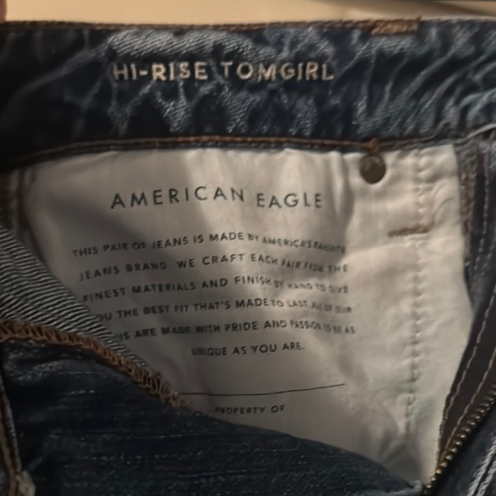 American Eagle Outfitters Relaxed Ripped Blue Jeans - Picture 2 of 4